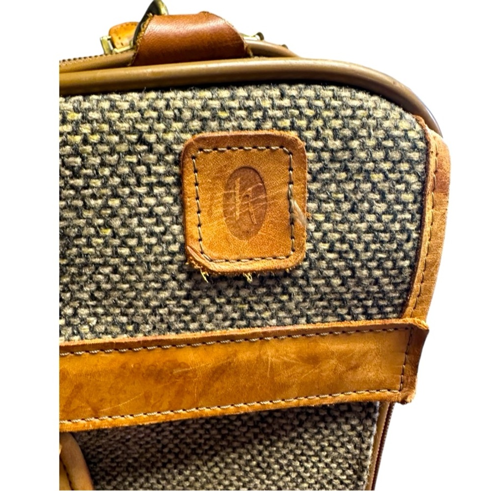 HARTMANN Luggage • Tweed • Carry-On • Vintage • Comes With Locks & Keys - Picture 4 of 10